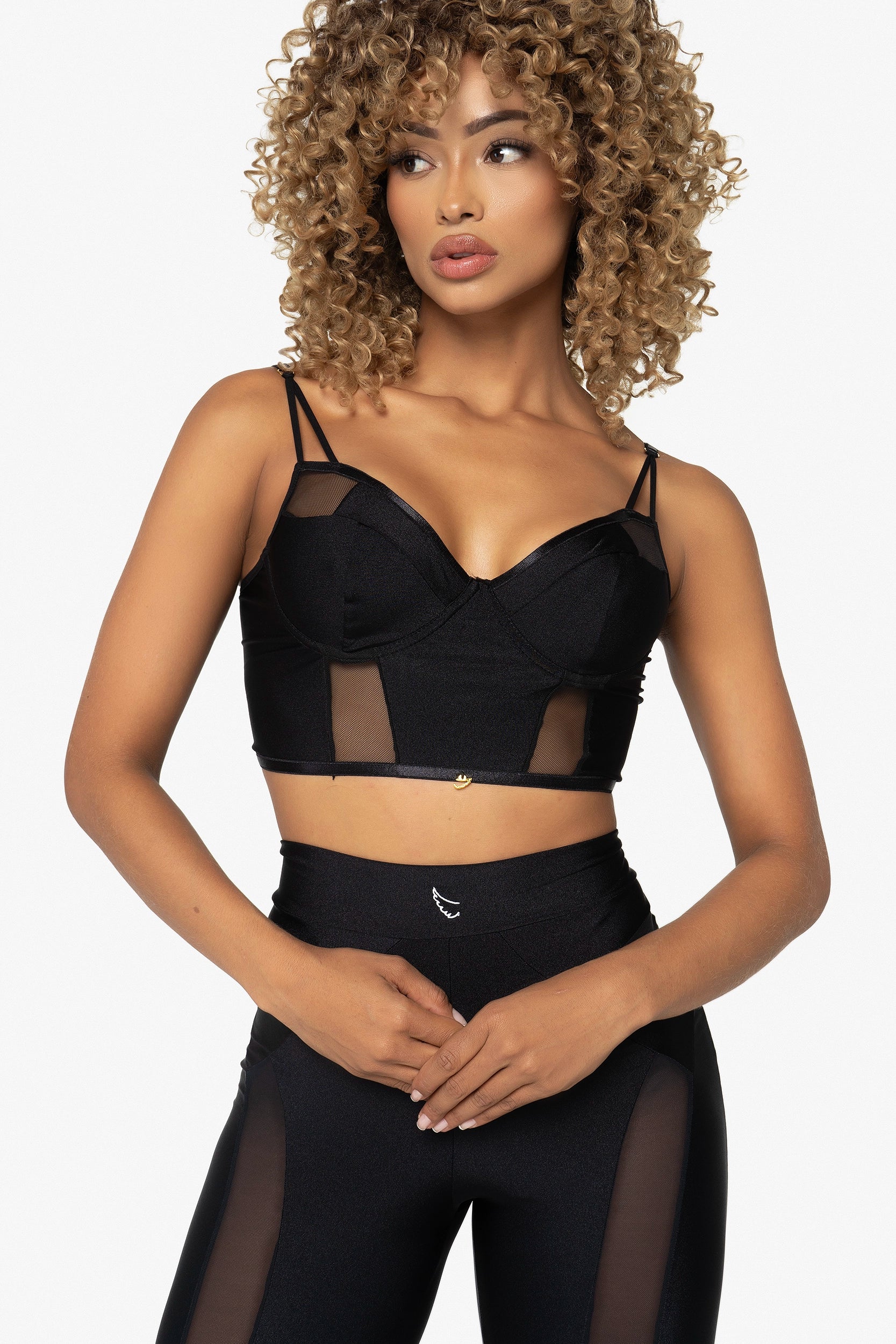 CROP TOP ENCAJE Carino Santo